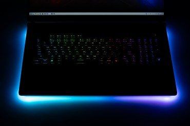 Обзор игрового ноутбука Asus ROG Strix Scar 18 G835LX с Intel Core Ultra 9 275HX и Nvidia GeForce RTX 5090 Laptop