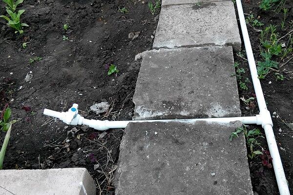 Как сделать водопровод на даче своими руками: правила прокладки, монтажа и обустройства