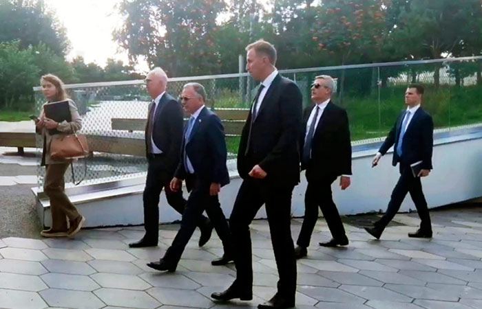Путин принимает в Кремле Уиткоффа Путин принимает в Кремле Уиткоффа