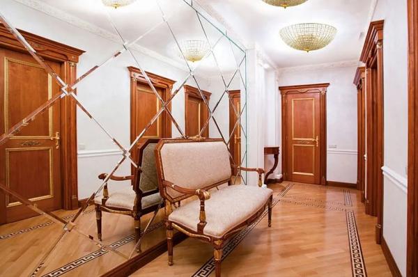 Зеркальная стена в прихожей Зеркальная стена в прихожей