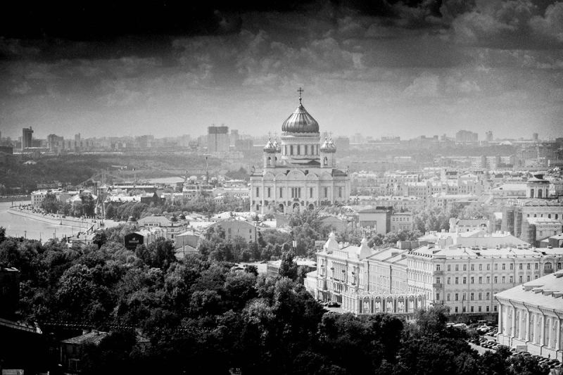 Архитектура 90-х: капром, постмодернизм, лужковская и другие стили