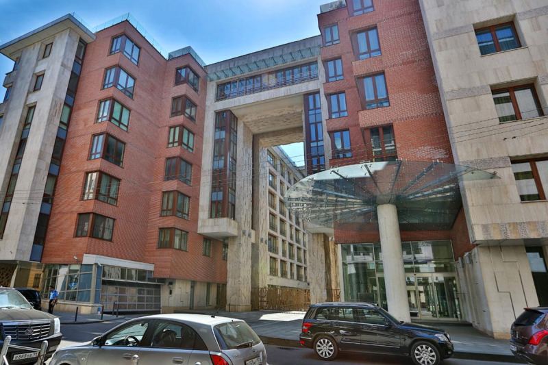 Архитектура 90-х: капром, постмодернизм, лужковская и другие стили