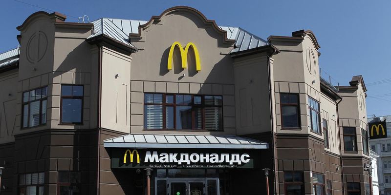 Архитектура 90-х: капром, постмодернизм, лужковская и другие стили