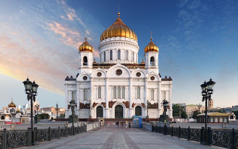 Архитектура 90-х: капром, постмодернизм, лужковская и другие стили