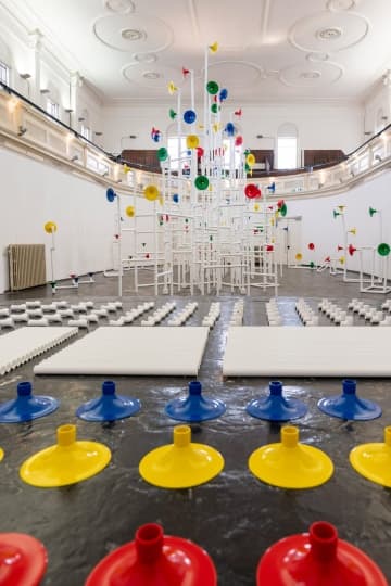 Юри Судзуки представил в Лондоне интерактивную звуковую инсталляцию Utooto