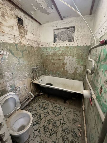 Как я сделала ремонт в хрущевке с проход­ной комнатой за 1,8 млн рублей: фото до ​и после