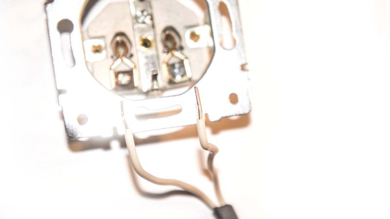 Как починить розетку: пошаговая инструкция для ремонта своими руками