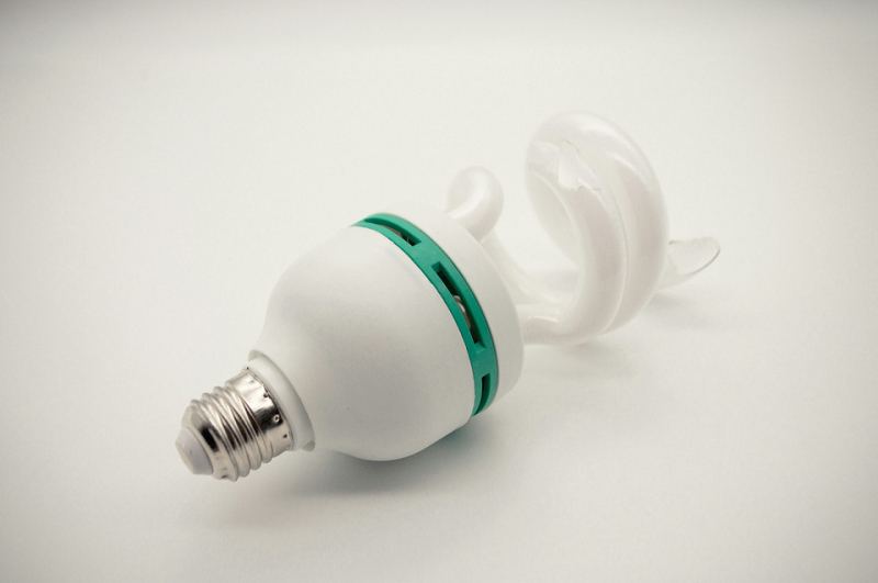 Как поменять лампочку в точечном светильнике: инструкции для разных цоколей