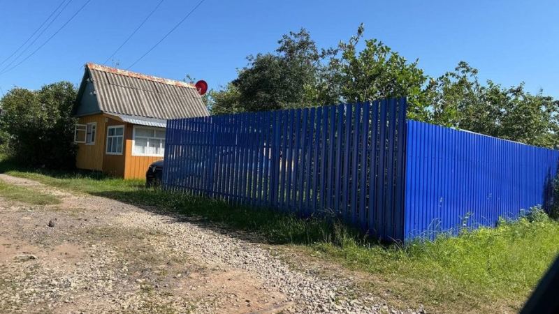 Забор из металлического штакетника