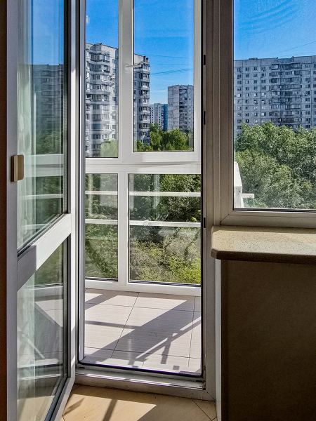 «Одно из моих любимых мест в квар­тире»: 3 варианта обустройства балкона