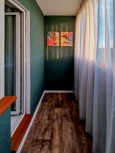 «Одно из моих любимых мест в квар­тире»: 3 варианта обустройства балкона