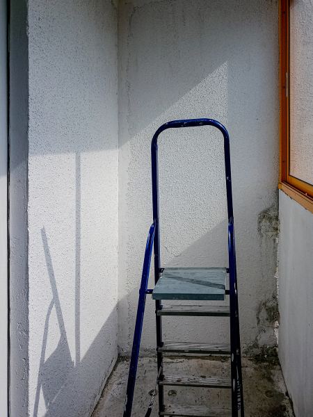 «Одно из моих любимых мест в квар­тире»: 3 варианта обустройства балкона