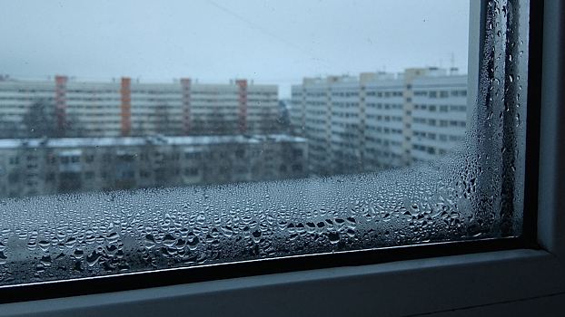 Почему «потеют» пластиковые окна и что с этим делать