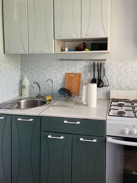 Стоит ли ​делать бюджетный ремонт самоклеящимися панелями