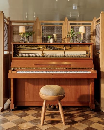 Студия Pirajean Lees выпустила дебютную коллекцию мебели