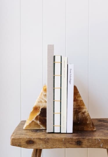 Студия Pirajean Lees выпустила дебютную коллекцию мебели