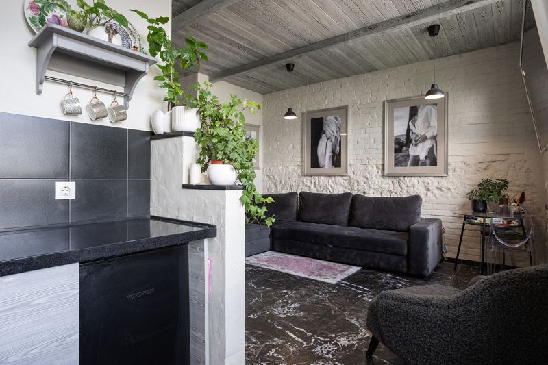 «Вдохновлялась горами, пещерами и бетоном»: как я сделала ремонт в сталинке 56 м²