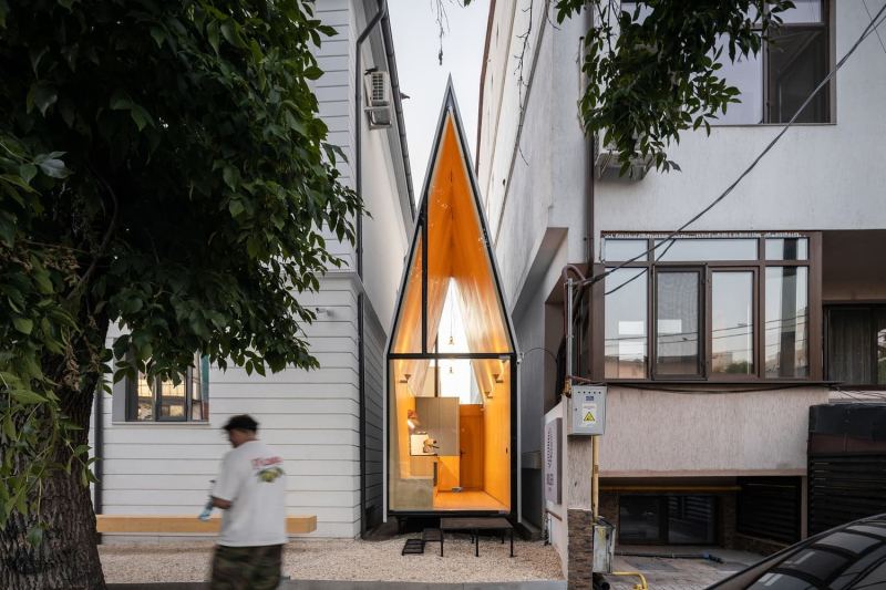 Vinklu спроектировали кофейню в узком городском участке