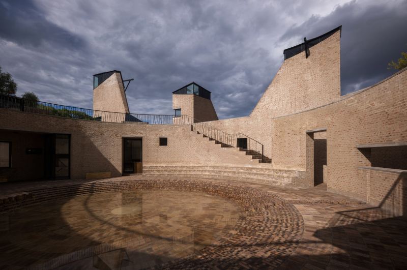 Завершён Общественный центр деревни Уэст-Усуту, Китай