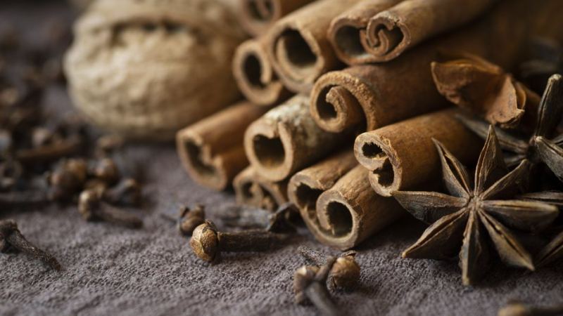 Палочки корицы крупным планом