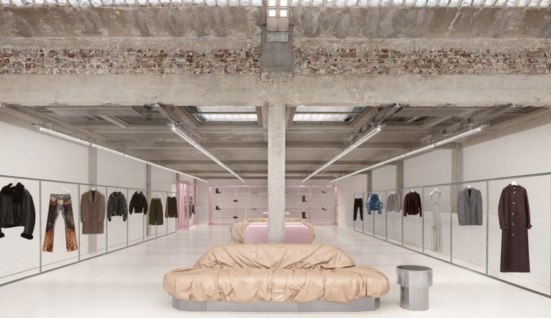 Acne Studios открыли штаб-квартиру внутри парижского таунхауса