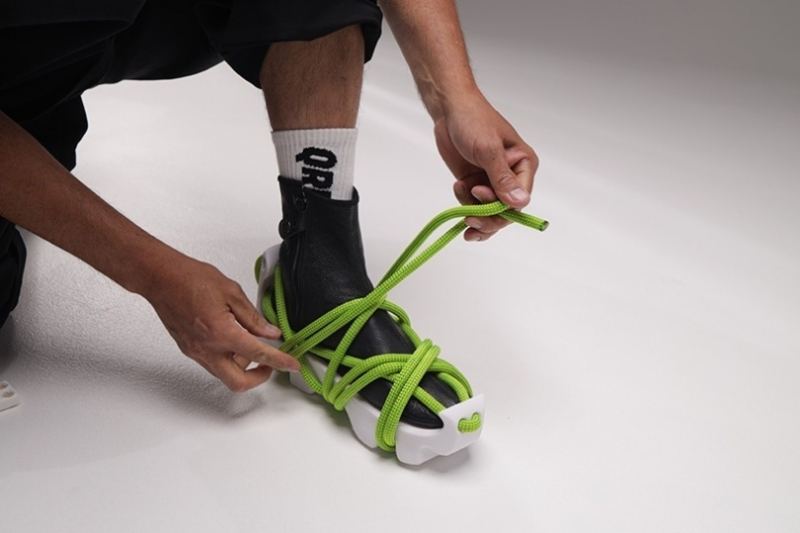 Данияр Удербеков сочетает традиции и технологии в кроссовках UDRB