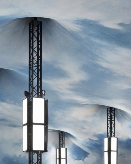 Диалог неба и земли на показе Burberry