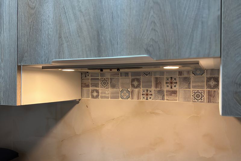 Как мы обустроили кухню и украсили ее картинами моего дедушки