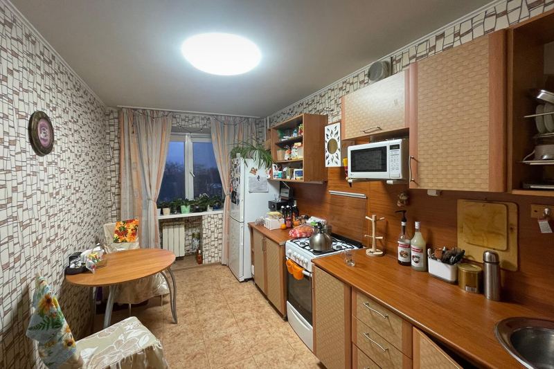 Как мы обустроили кухню и украсили ее картинами моего дедушки