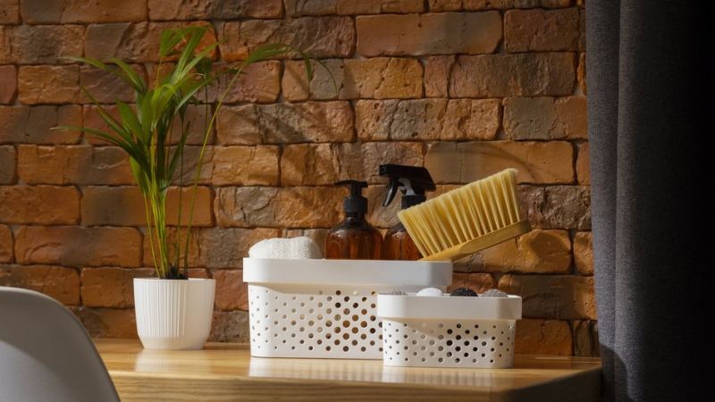 Органайзер с мыльными принадлежностями в ванной комнате