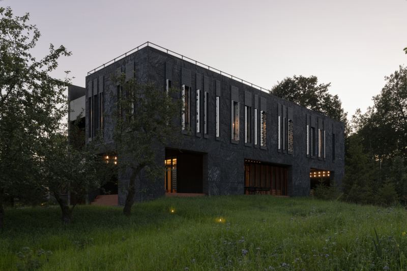 Osetskaya.Salov спроектировали «иммерсивный» гостевой дом в Переславле-Залесском