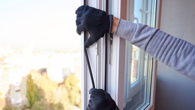 Поверните эксцентрики: что надо сделать с пластиковыми окнами весной