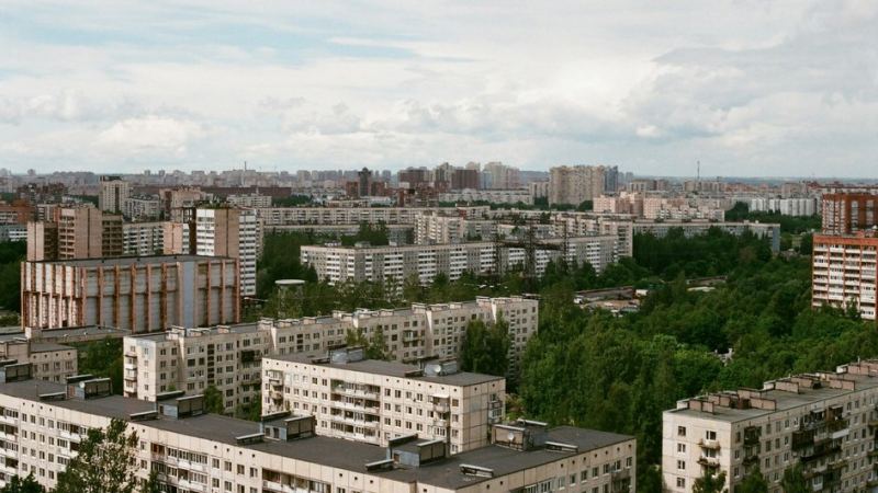 Многоэтажные дома, в которых запретили хранение колясок и велосипедов в подъездах