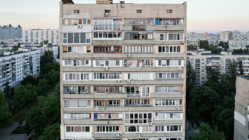 Дом с квартирами, которые продаются на вторичном рынке жилья