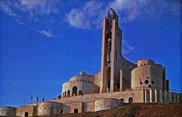 ТОП-15 фантастических зданий СССР – между величием и безумством!