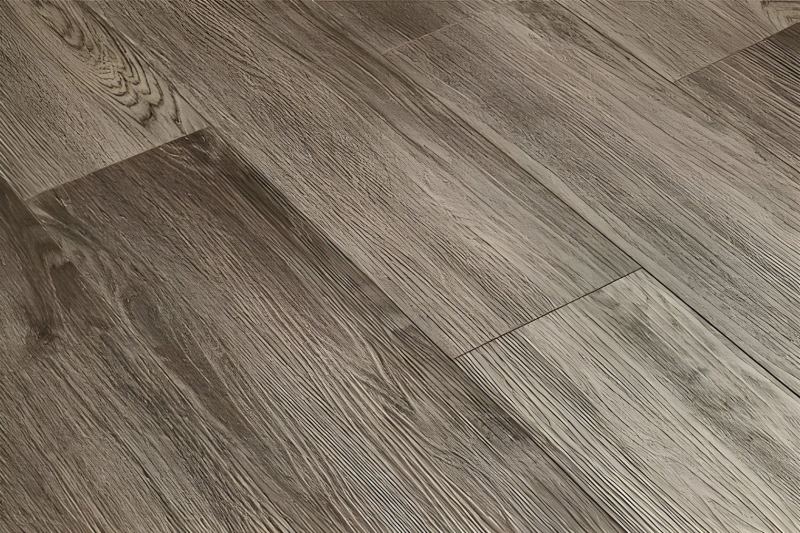 Убийца ламината и линолеума: как выбрать ПВХ-плитку на пол