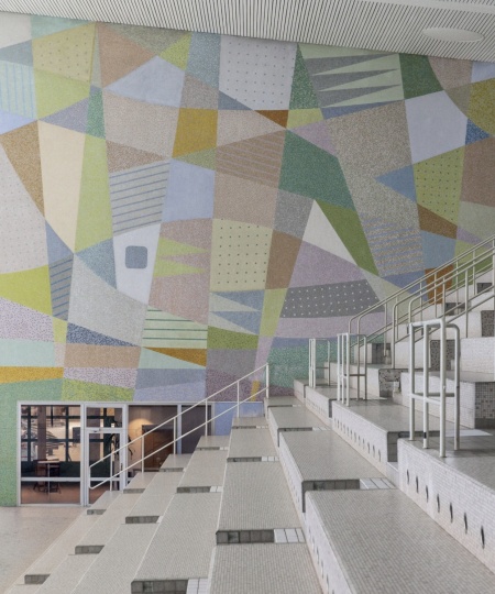 В Швеции протестуют против сноса бассейна Valhallabadet