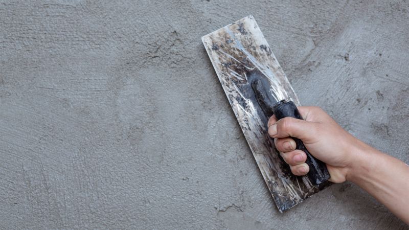 Встык или внахлёст? Как правильно клеить обои