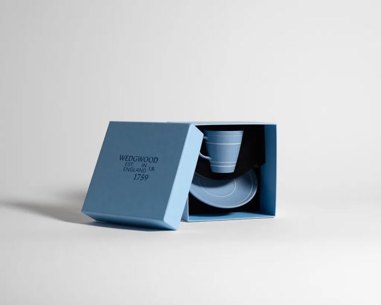 Wedgwood выпустил изделия по дизайну Люси Ри