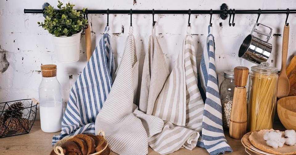 6 действенных способов отстирать грязные кухонные полотенца (будут как новые!)