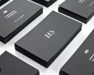 Визитки на чёрной бумаге: как сделать статусный инструмент, а не траурное объявление