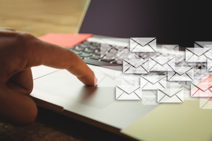 Почему sendmail отправляет письма в спам при имени отправителя на кириллице