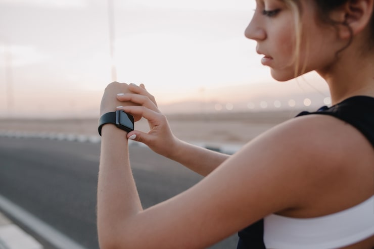 В последние годы часы с GPS стали незаменимым инструментом для любителей бега, предоставляя актуальную информацию о маршруте, скорости и расстоянии. Правильный выбор таких часов может существенно повысить эффективность тренировок и помочь в достижении спортивных целей. Однако с разнообразием моделей и функций на рынке, определить, какие часы подойдут именно вам, может оказаться непростой задачей.